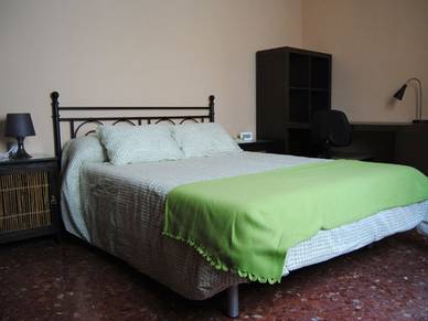 Schlafzimmer in Appartement, Sprachreise Spanien