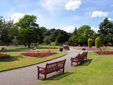 Sommerlicher Park in Chester, Business Englisch Sprachreisen England